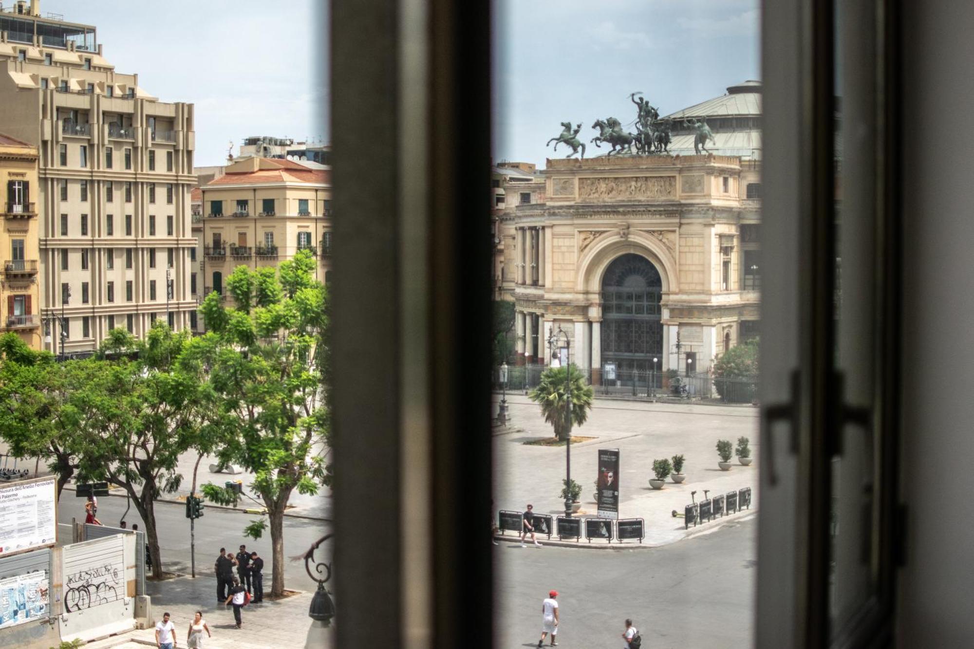 Politeama Crystal Rooms Palermo Eksteriør billede